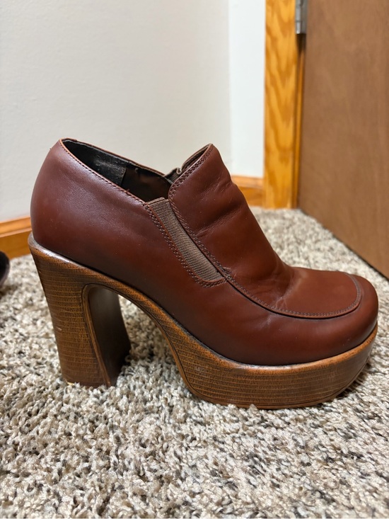 Steve Madden Shoes - Steve Madden Brown Leather Platform Heels